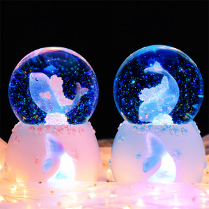<span class=keywords><strong>Boule</strong></span> <span class=keywords><strong>de</strong></span> cristal <span class=keywords><strong>de</strong></span> natation <span class=keywords><strong>en</strong></span> forme <span class=keywords><strong>de</strong></span> dauphin, cadeaux, petits ours, musique, <span class=keywords><strong>boule</strong></span> <span class=keywords><strong>de</strong></span> <span class=keywords><strong>neige</strong></span> d'eau <span class=keywords><strong>en</strong></span> résine avec lumière Led, vente <span class=keywords><strong>en</strong></span> gros - Product Image 3