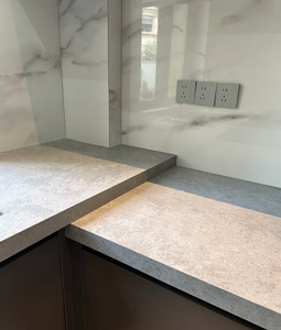 Meubles de cuisine modulaires modernes sur mesure Santopova, armoires murales en contreplaqué, porte en verre, caisson, dosseret en marbre, évier - Product Image 6