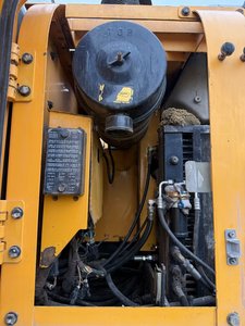 Excavatrice sur pneus Hyundai R210W-9 d'occasion, 21 tonnes, moteur Cummins, pompe d'origine japonaise, faible nombre d'heures de fonctionnement - Product Image 5