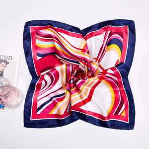 Foulard carré personnalisé pour femme grande taille 90x90cm en satin de soie pure, imprimé numérique, pour cheveux, Ethicon Soie, en coton, rayonne et polyester - Product Image 5