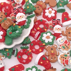 Breloques de Noël en résine Kawaii à dos plat : Bonhomme de neige, <span class=keywords><strong>Guirlande</strong></span> de pain d'épices, Flocon de neige, Sapin de Noël, Chapeau, Chaussettes, Père Noël, Breloques mignonnes pour slime - Product Image 4