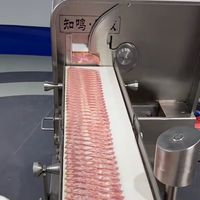 Trancheuse numérique pour portions de viande fraîche désossée, idéale pour les cuisines centralisées et la préparation des services de restauration