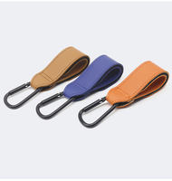 Crochets universels IVY en cuir PU pour poussettes avec boucle – Amovibles, pliables, multifonctionnels pour poussettes et véhicules électriques