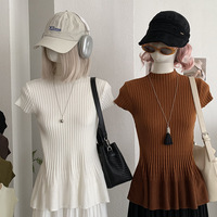 Blusa de punto de color liso para mujer, cuello simulado, manga corta, dobladillo de cola de pez, elástica, suave, ajuste ceñido y favorecedor