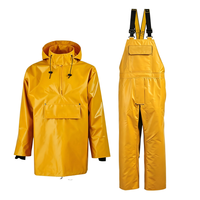 Robuste, Langlebige Outdoor-Arbeitskleidung Wasserdichte PVC-Regenjacke und Latzhose für Marine, Gewerbe und Fischerei Regenbekleidung