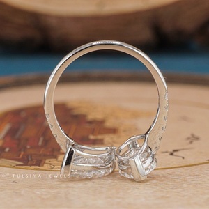 Bagues en diamant de luxe provenant de collections de joaillerie fine, offrant des styles uniques, un savoir-faire exceptionnel et une brillance éclatante - Product Image 3