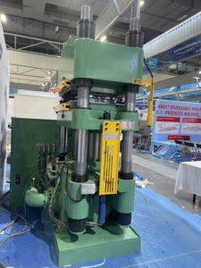 Nouvelle Presse Hydraulique Automatique 300 Tonnes pour la Fabrication <span class=keywords><strong>de</strong></span> Vaisselle en Mélamine – Meilleur Prix Direct Usine pour Assiettes et Bols en Mélamine - Product Image 3