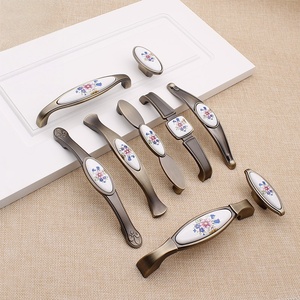 Poignées de tiroir de meuble en céramique de <span class=keywords><strong>style</strong></span> classique de couleur <span class=keywords><strong>antique</strong></span> fabriquées en Chine - Product Image 1