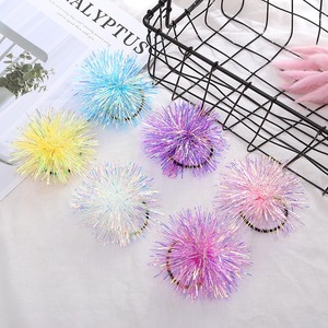 <span class=keywords><strong>Strisce</strong></span> di lamina Pom Pom legami per <span class=keywords><strong>capelli</strong></span> Tinsel soffice palla elastici di coda di cavallo per le donne ragazze festa di compleanno - Product Image 1