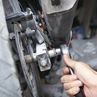Jeu de douilles professionnel en acier inoxydable de 171 pièces, outils de réparation automobiles et de motos durables, emballés dans un coffret polyvalent