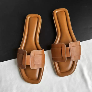 Hochwertige Designer-Flachsandalen PU-Einlegesohle <span class=keywords><strong>Massage</strong></span>-Pantoffeln Modischer Trend Luxus-Damen-Flachpantoffeln - Product Image 4