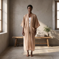 Kimono en textile taille unique pour femme, de marques de boutique, élégance artisanale, en coton respirant, avec coutures artisanales et style superposé, coupe mi-longue