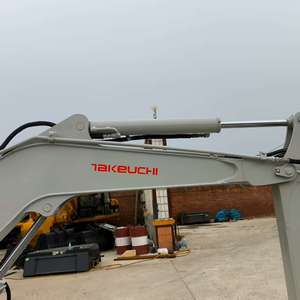 Miniexcavadora Usada de Calidad Takeuchi TB235-2 con Cucharón de 0.21m, Motor Kohler, Cabina con PLC, Orugas de Goma, Cuchilla Angular y Alta Eficiencia - Product Image 4