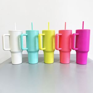 Lot de 25 tasses à café de voyage isothermes vierges pour sublimation H3.0 40oz, colorées, finition mate brillante, avec couvercle plat et poignée - Product Image 1