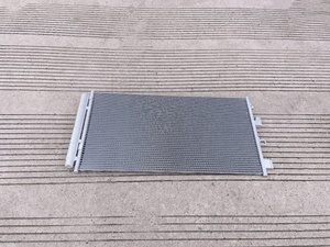 Condenseur de voiture de pièces automobiles pour <span class=keywords><strong>Ford</strong></span> <span class=keywords><strong>Kuga</strong></span> Escape 2020 2021 2022 2023 <span class=keywords><strong>2024</strong></span> - Product Image 3