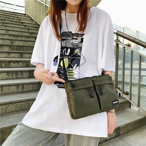 Fungsional Sederhana Serbaguna Kapasitas Besar Warna Polos Kosong Gesper Kantong Tahan Air Nilon Sling Tas Olahraga Travel Messenger - Product Image 3