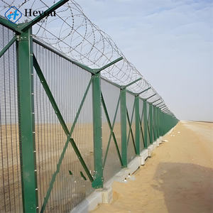 Clôture d'aéroport haute sécurité 358 Maille anti-escalade avec poteaux en <span class=keywords><strong>béton</strong></span> Fil barbelé Protection périmétrique fiable Barrière - Product Image 1