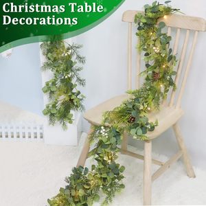 Guirnalda Navideña Artificial Fácil de Obtener, 1.8M, con Hojas de Eucalipto, Piñas y Luces para Decoración Festiva - Product Image 3