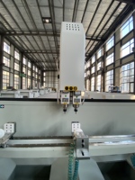 Machine de perçage et de fraisage CNC compacte OUWO 1800 mm pour le fraisage de trous et de rainures sur les profilés en aluminium et en PVC et la gravure de surface
