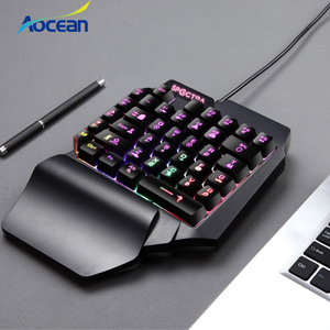 OEM 35-Key ergonomico LED arcobaleno retroilluminazione USB cablato con <span class=keywords><strong>una</strong></span> <span class=keywords><strong>mano</strong></span> <span class=keywords><strong>tastiera</strong></span> da gioco con poggia palmo per telefono e Tablet - Product Image 6