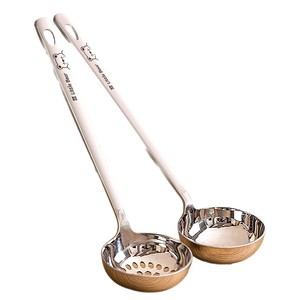 Cuchara para sopa y espumadera de acero inoxidable 316 con mango largo y diseño con orificio para colgar, ideal para cocinar en ollas calientes. - Product Image 1