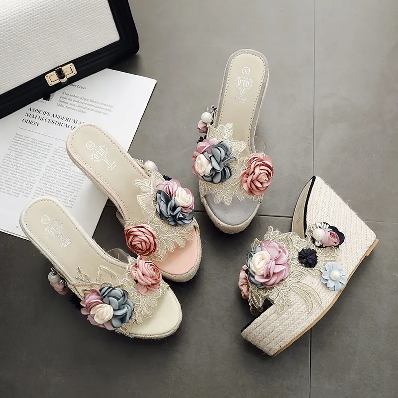 במלאי קיץ אופנה פלטפורמת סנדלי בעבודת יד חרוזים פרח קישוט עקבי טריז נעלי נשים