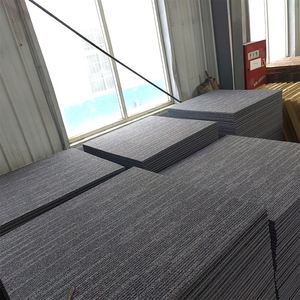 กระเบื้องปูพื้นพรมสำหรับงานหนักขนาด20X20นิ้วสีเทาอ่อน20ชิ้นกระเบื้อง50X50Cm พรมเชิงพาณิชย์ - Product Image 1