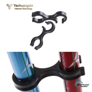 Hebilla de Plástico Negra en Forma de 8 para Bastones de Senderismo y Montañismo - Product Image 5