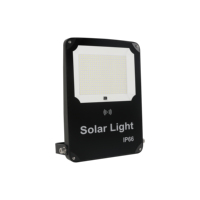 Reflector LED Solar de Aluminio de 100W 200W 300W IP66 para Jardín y Almacén con Control Remoto Inteligente y Certificación RoHS