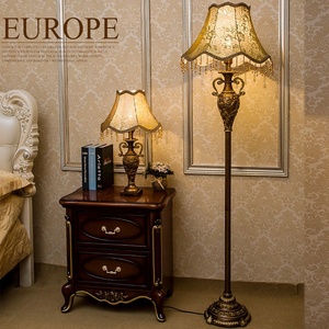 Lampe sur pied de style américain rétro MKMJ pour la décoration intérieure de luxe, ambiance salon et éclairage de chambre à coucher - Product Image 1