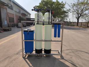 La máquina de tratamiento de <span class=keywords><strong>agua</strong></span> <span class=keywords><strong>mineral</strong></span> de intercambio iónico del suavizador de <span class=keywords><strong>agua</strong></span> 1500LPH con tanque FRP reduce la dureza <span class=keywords><strong>a</strong></span> un precio pequeño - Product Image 3