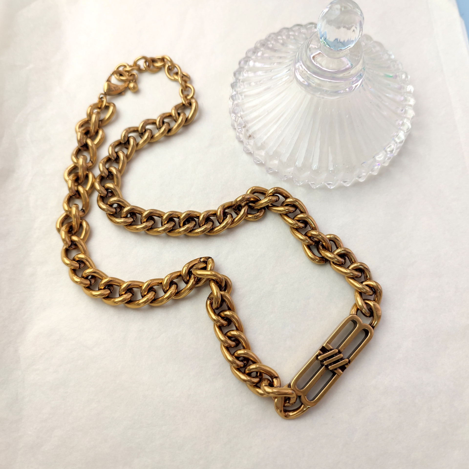 Gold necklace-old version