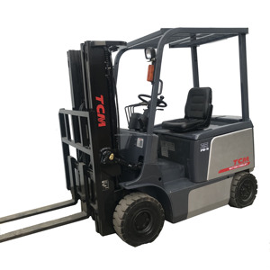 Montacargas Eléctrico Usado TCM de 2.5 Toneladas de Alta Calidad, TCM 25, 3 Metros, con Batería Potente, 4X4, Tracción en las Cuatro Ruedas, Mástil de Dos Etapas - Product Image 1