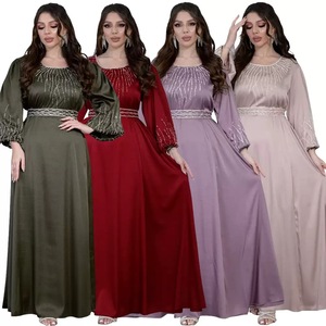 Nuova Collezione 2026: Abito Musulmano Elegante Stile Europeo e Americano, Gonna Lunga Stampata per Africa e Medio Oriente, Maniche Lunghe, Vendita all'Ingrosso - Product Image 3