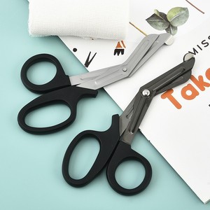 Tijeras de gasa populares EDC portátiles para exteriores, emergencias y uso doméstico, de acero inoxidable de 15 cm con revestimiento negro, tijeras para vendajes - Product Image 1