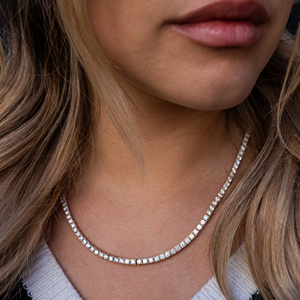 Collier Chaîne Tennis de Luxe en Or avec Diamants de Laboratoire Certifiés IGI, Taille Ronde Brillante, Élégant, Unisexe, Bijoux Fins - Product Image 1