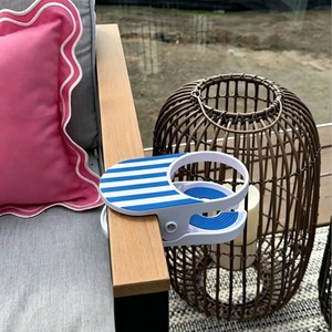 Nuevo Soporte para Botellas de Bebidas con Clip, Marca Cup Mainstays, para Uso en Bares, Exteriores, para Beber Jugos, Soporte con Clip para Vasos para Sillas de Playa - Product Image 4