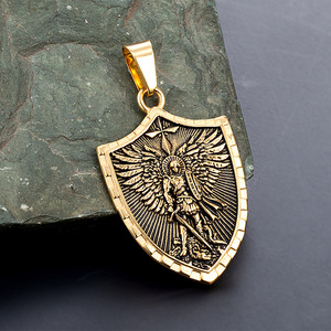 Saint <span class=keywords><strong>Michael</strong></span> arcangelo spada scudo alla moda Anti appannamento impermeabile in acciaio inox ciondolo moda gioielli collana Pvd per gli uomini - Product Image 2