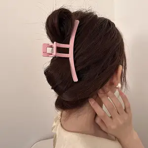 Qianjin OEM Hot Selling Glossy Pink Plastic Hair Claw Clip Solid Color Plastic Large Flower Wave Hair Claw Clip For Women