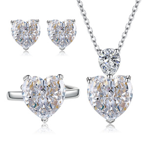 Conjunto de Joyería de Cobre de Moda, 3 Piezas, 12*12mm, Circonita Cúbica con Corte de Corazón, Resistente al Deslustre, Impermeable, para Mujer - Product Image 1