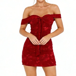 Robe mini moulante à imprimé floral et épaules dénudées pour femme - Robes de soirée sans manches tendance - Product Image 6