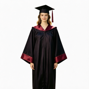 Vestido de Graduación Negro para Mujer con Ribete de Terciopelo Borgoña y Birrete a Juego - Product Image 1