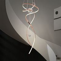 Lámpara Colgante Lineal Larga Moderna con Altura Ajustable para Escaleras en Espiral, Ideal para Techos Altos, Villas, Lofts y Decoración de Salas de Estar