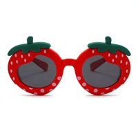 Nouvelles lunettes de soleil polarisées UV400 pour enfants, motif fraise, monture intégrale, tendance, haut de gamme, vente en gros pour garçons et filles