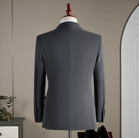 Gris foncé [costume simple]