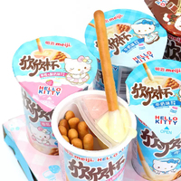 Vente en gros de collations exotiques sauce au chocolat avec bâtonnets de biscuits 50 g/tasse de biscuits et collations pour enfants tasse de biscuits