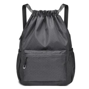 Sac à dos de basketball esthétique en nylon noir et gris, personnalisé en usine, écologique, portable, sac à dos de basketball à emporter - Product Image 1