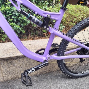 Vélo de montagne avec cadre en alliage d'aluminium, frein à disque à pression d'huile, fourche avant à double suspension à pression d'air, 11 vitesses, 26/27,5/29 pouces - Product Image 4