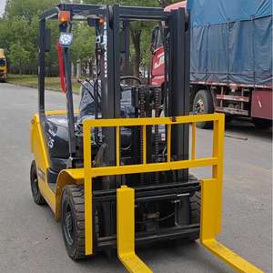 Chariot élévateur diesel miniature Komatsu importé du Japon, 2,5 tonnes, 4 roues motrices, d'occasion, FD25-17 avec moteur, mât à 2 étages et terrain accidenté - Product Image 6