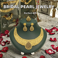 Parure de bijoux de luxe plaqué or 24 carats avec perles en forme de goutte d'eau, boucles d'oreilles et collier, idéale pour les mariées